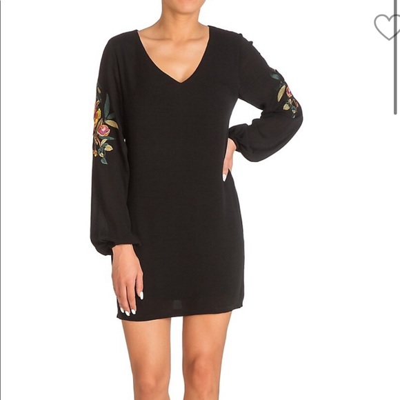Guess Dresses & Skirts - Guess black Jubilee floral embroidery shift dress
